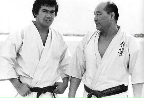 지바 신이치(왼쪽)와 최배달(오른쪽)[트위터 게시물 캡처]